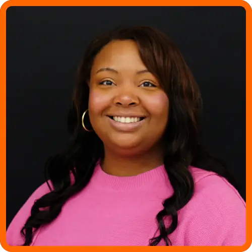 Kayla Owens headshot wearing pink blouse